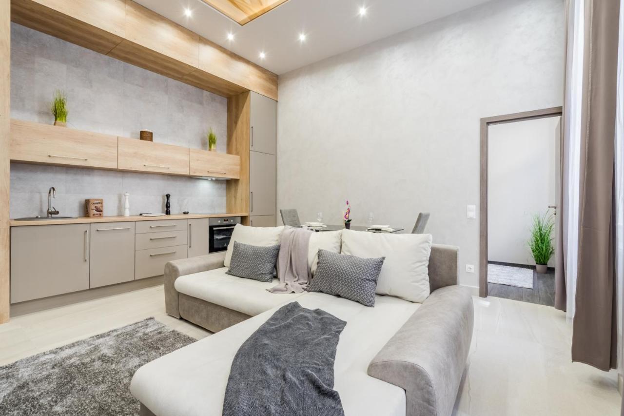 Chic Comfort Suite For 6 By Oktogon 부다페스트 외부 사진