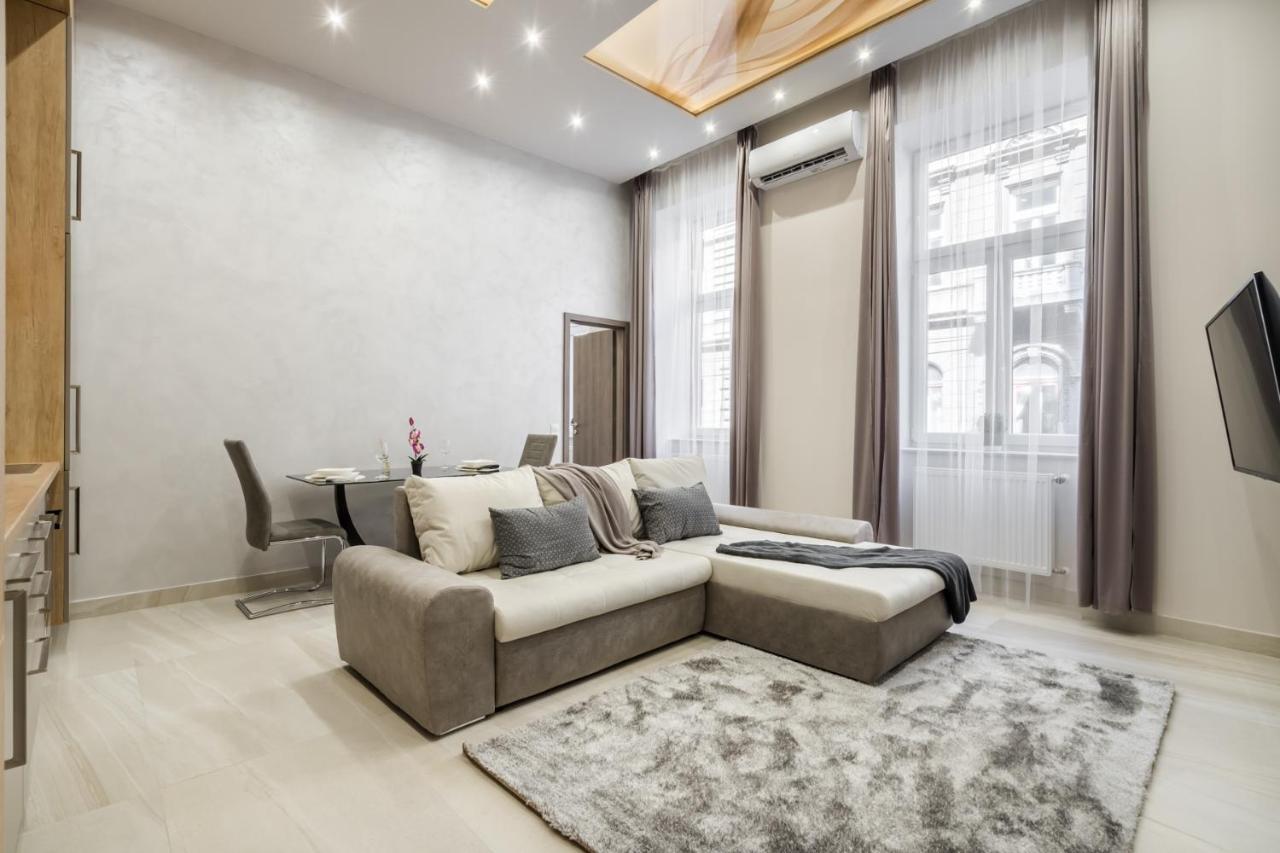 Chic Comfort Suite For 6 By Oktogon 부다페스트 외부 사진