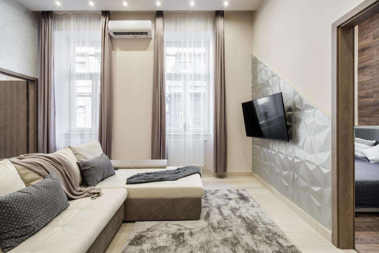Chic Comfort Suite For 6 By Oktogon 부다페스트 외부 사진